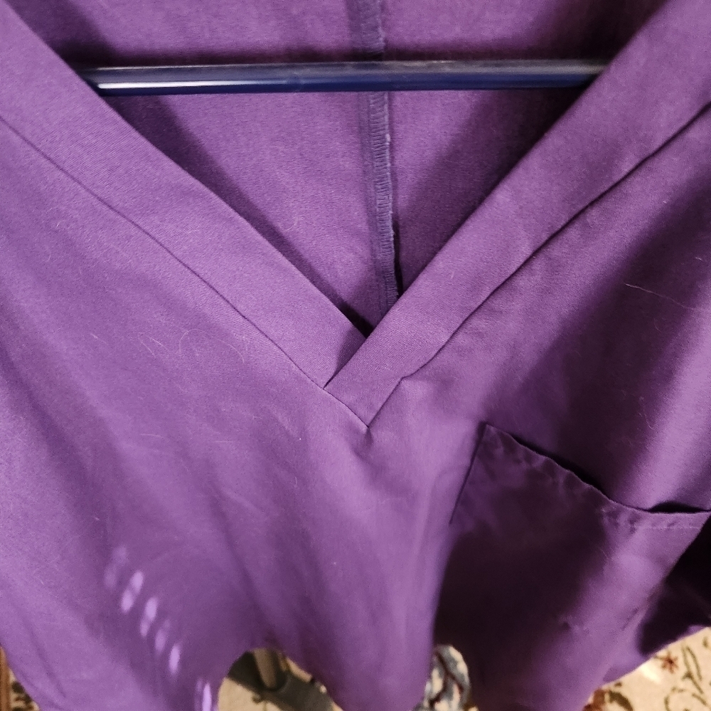 Cherokee Scrub Top - Picture 3 of 3